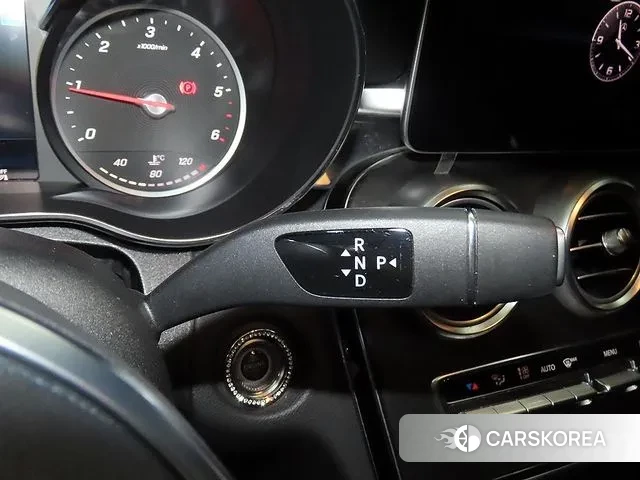 Mercedes-Benz C-Class W205 2018 Черный из Кореи, фото 3