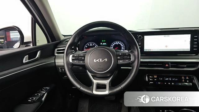 Kia K5 3rd generation 2023 Белый из Кореи, фото 3