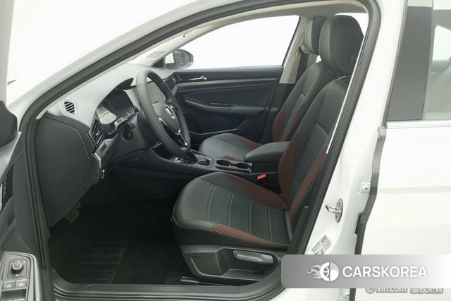 Volkswagen Bora 2021 Белый из Китая, фото 3