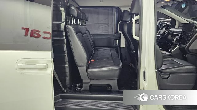 Hyundai Staria 2022 Белый из Кореи, фото 3