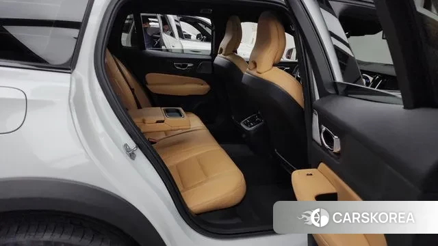 Volvo V60 Cross-Country 2nd Generation 2020 Белый из Кореи, фото 3