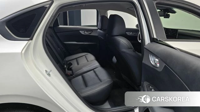 Kia The New K3 2nd generation 2022 Белый из Кореи, фото 3