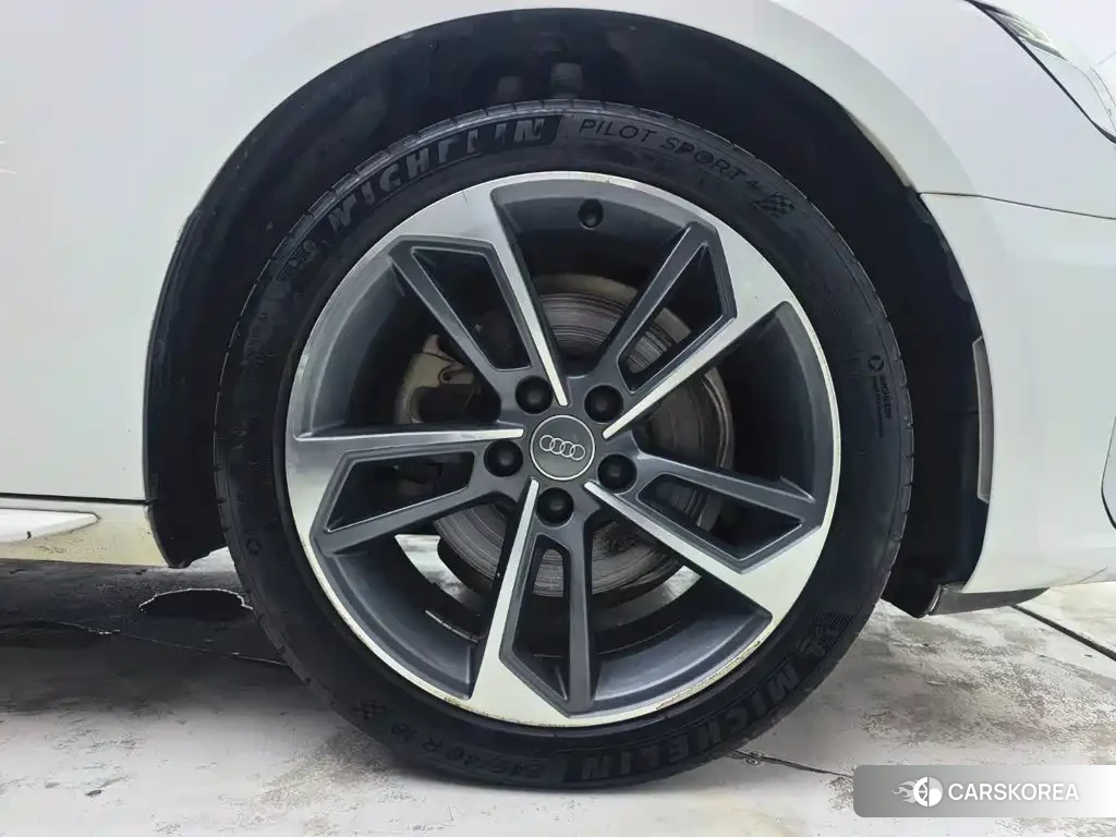Audi A4L 2022 Белый из Китая, фото 3