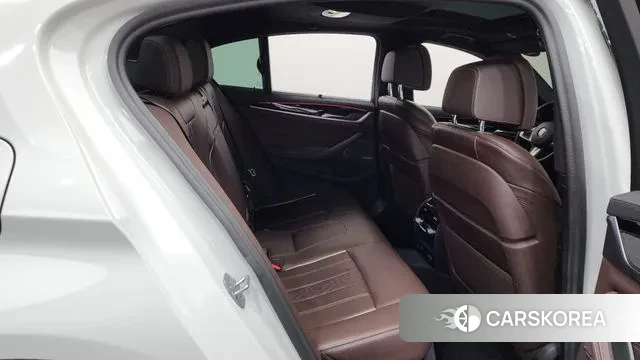 BMW 5 Series (G30) 2022 Белый из Кореи, фото 3