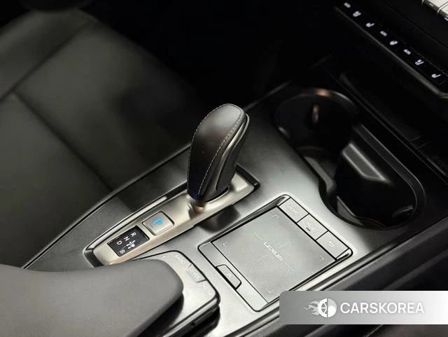 Lexus UX EV 2023 Белый из Китая, фото 3