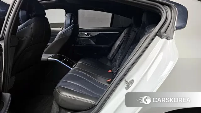 BMW 8 Series (G15) 2024 Белый из Кореи, фото 3