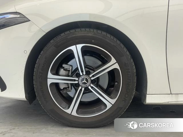 Mercedes-Benz Class A 2024 Белый из Китая, фото 3