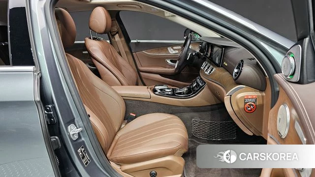 Mercedes-Benz E-Class W213 2018 Серый из Кореи, фото 3
