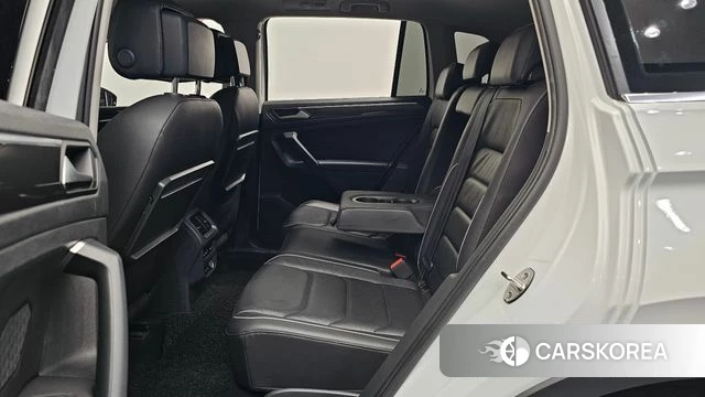 Volkswagen Tiguan second Generation 2019 Белый из Кореи, фото 3