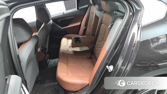 BMW 5 Series (G60) 2023 Серый из Кореи, фото 3