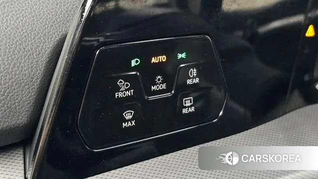 Volkswagen Golf 8th Generation 2025 Серый из Кореи, фото 3