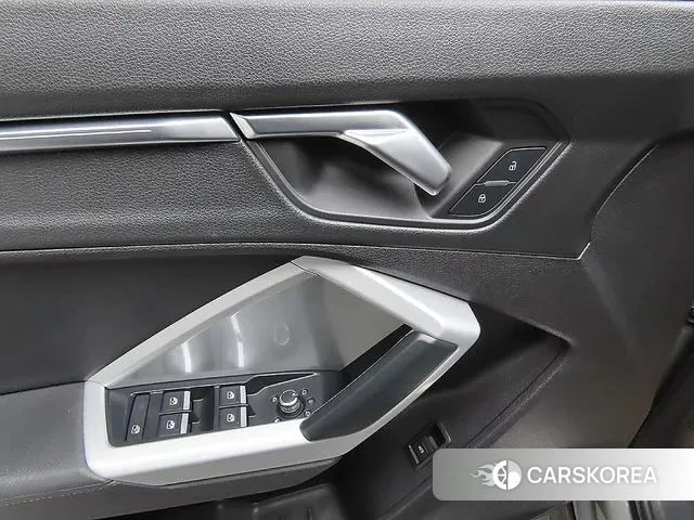 Audi Q3 (F3) 2020 Серый из Кореи, фото 3