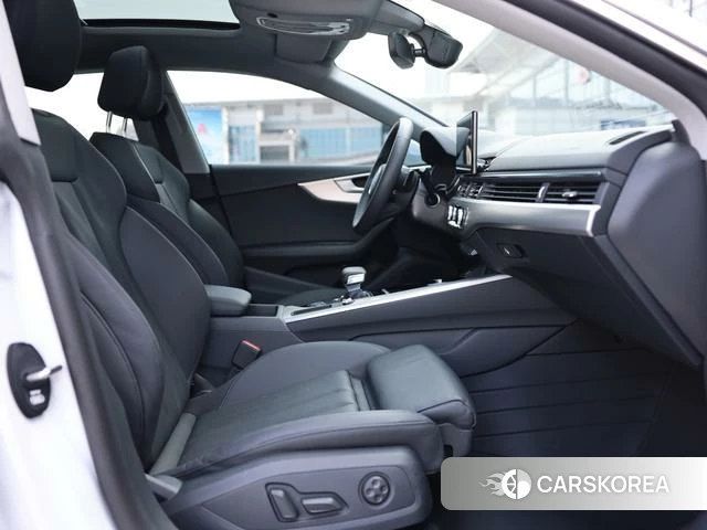 Audi A5 2024 Белый из Китая, фото 3