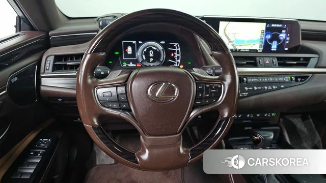 Lexus ES300h 7th generation 2019 Белый из Кореи, фото 3