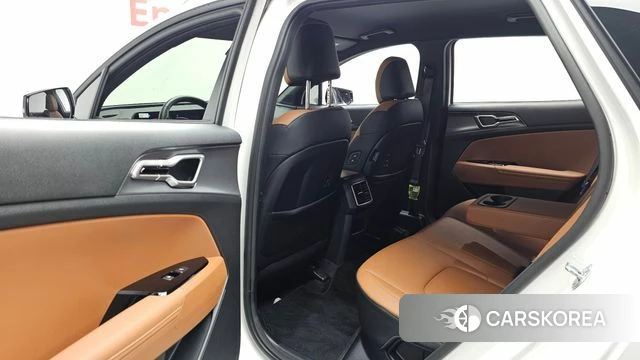 Kia Sportage 5th Generation 2024 Белый из Кореи, фото 3