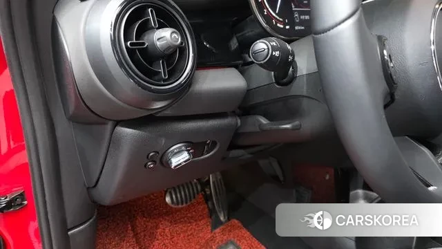 Mini Cooper S 2023 Красный из Кореи, фото 3