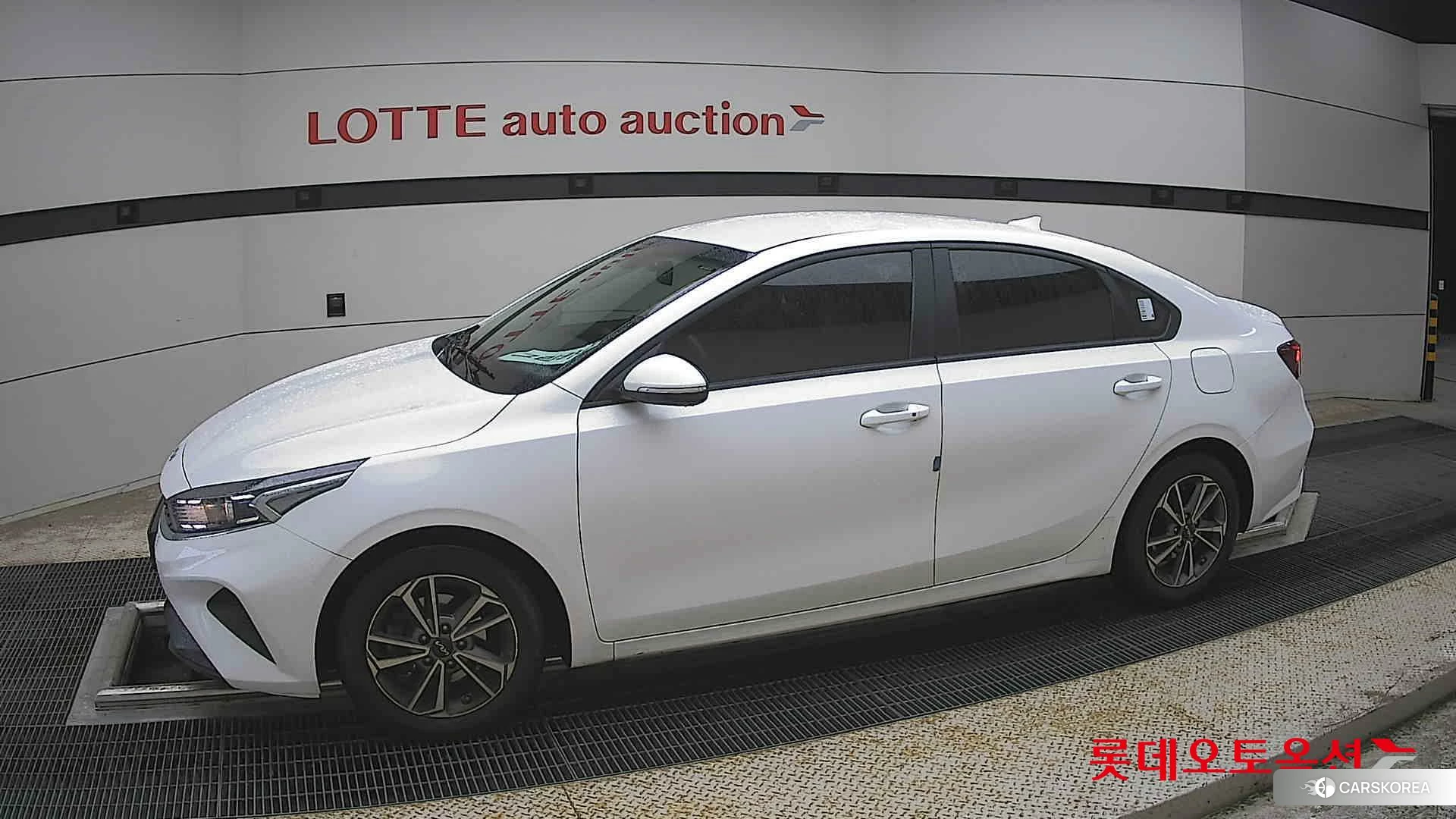 Kia K3 2022 Белый из Кореи, фото 3