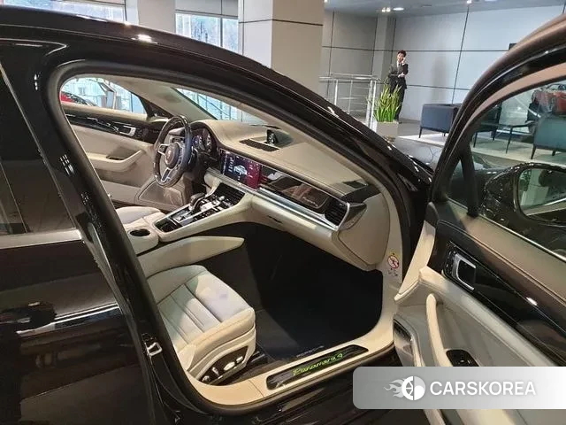 Porsche Panamera (971) 2020 Черный из Кореи, фото 3