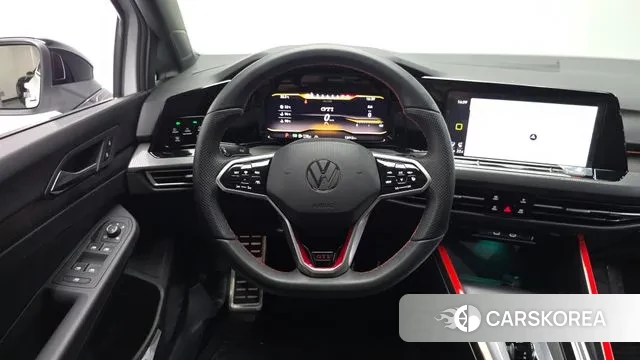 Volkswagen Golf 8th Generation 2024 Белый из Кореи, фото 3