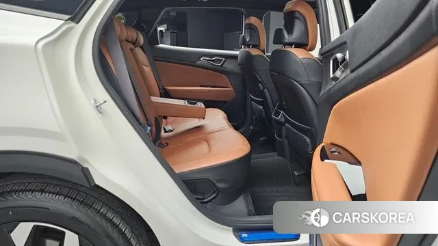 Kia Sportage 5th Generation 2023 Белый из Кореи, фото 3