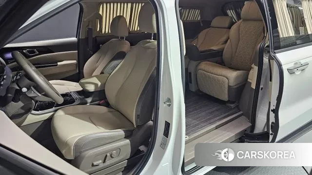 Kia Carnival 4th generation 2023 Белый из Кореи, фото 3