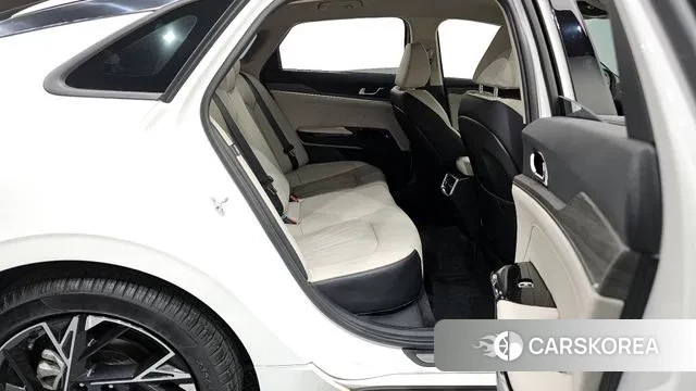 Kia The New K5 3rd generation 2023 Белый из Кореи, фото 3