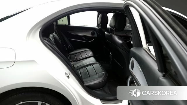 Mercedes-Benz E-Class W213 2021 Белый из Кореи, фото 3