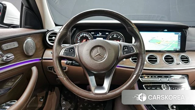 Mercedes-Benz E-Class W213 2018 Серебристо-серый из Кореи, фото 3