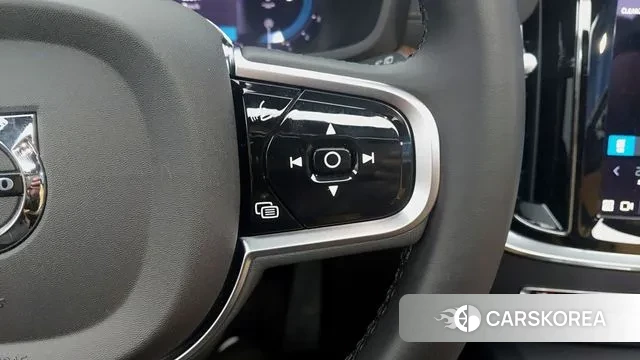 Volvo V60 Cross-Country 2nd Generation 2024 Белый из Кореи, фото 3