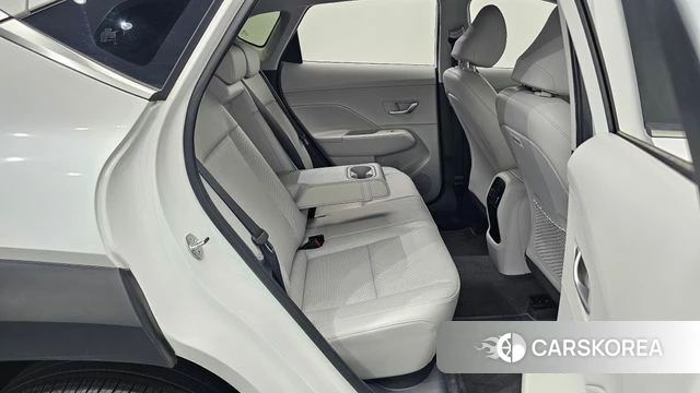 Hyundai Kona (SX2) 2024 Белый из Кореи, фото 3