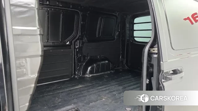 Hyundai Staria 2023 Черный из Кореи, фото 3