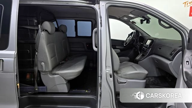 Hyundai The New Grand Starex 2019 Серебристо-серый из Кореи, фото 3