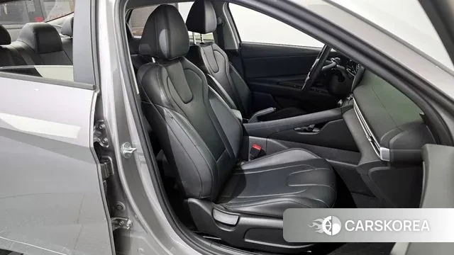 Hyundai Avante (CN7) 2022 Серебристо-серый из Кореи, фото 3