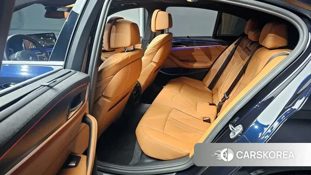 BMW 5 Series (G30) 2022 Черный из Кореи, фото 3