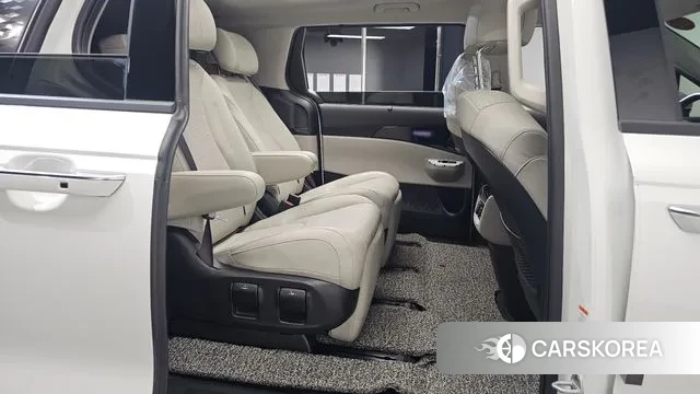 Kia Carnival 4th generation 2023 Белый из Кореи, фото 3