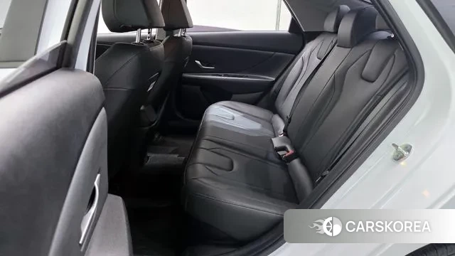 Hyundai Avante Hybrid (CN7) 2022 Белый из Кореи, фото 3