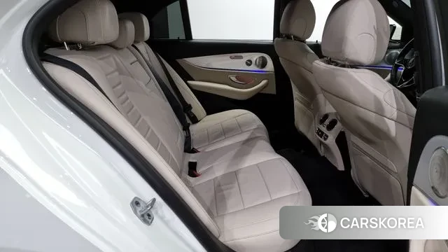 Mercedes-Benz E-Class W213 2021 Белый из Кореи, фото 3