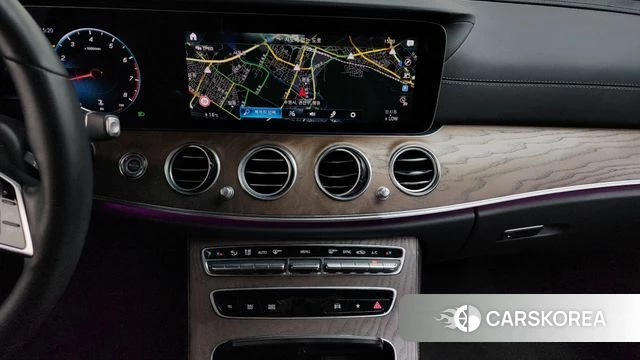 Mercedes-Benz E-Class W213 2022 Белый из Кореи, фото 3