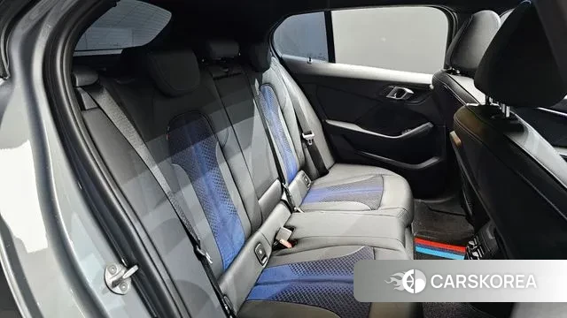 BMW 1 Series (F40) 2024 Серебристо-серый из Кореи, фото 3