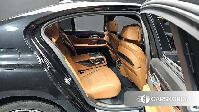 BMW 7 Series (G11) 2020 Черный из Кореи, фото 3