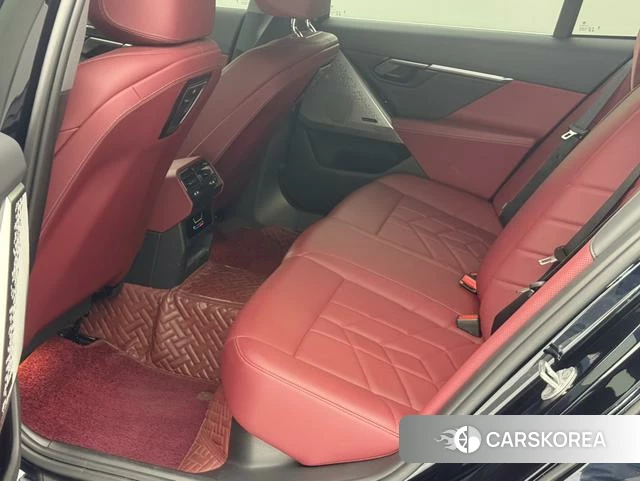 BMW 5 series 2025 Черный из Китая, фото 3