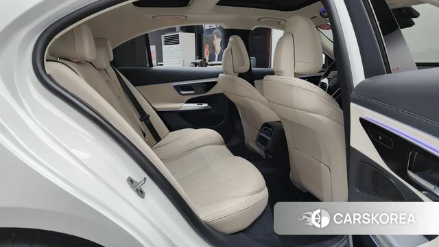 Mercedes-Benz E-Class W214 2024 Белый из Кореи, фото 3