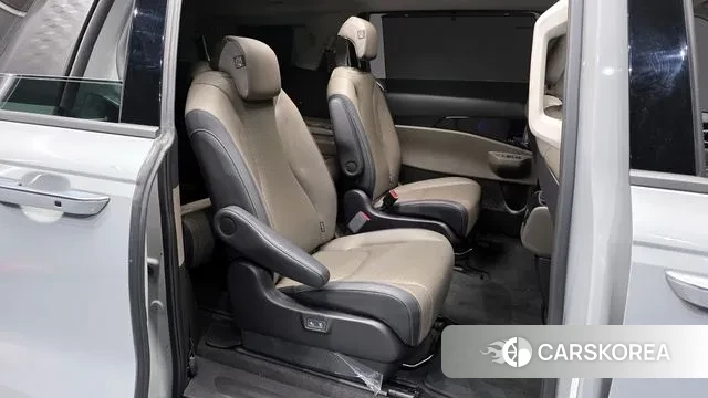 Kia The New Carnival 4th Generation 2024 Серебристо-серый из Кореи, фото 3