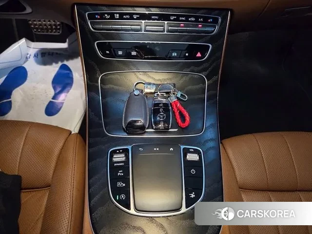 Mercedes-Benz E-Class W213 2023 Черный из Кореи, фото 3