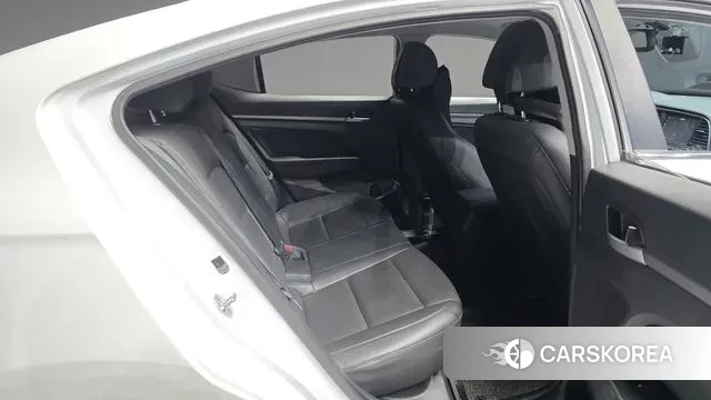 Hyundai Avante AD 2018 Белый из Кореи, фото 3