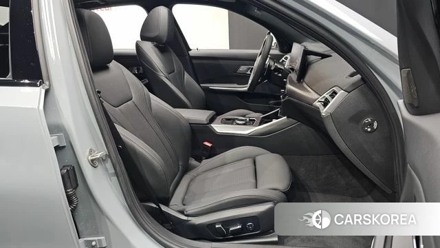 BMW 3 Series (G20) 2026 Серебристо-серый из Кореи, фото 3