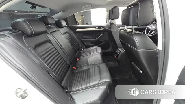 Volkswagen Passat GT (B8) 2022 Белый из Кореи, фото 3