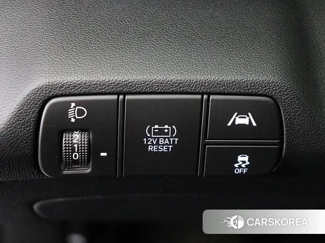 Hyundai Avante Hybrid (CN7) 2022 Белый из Кореи, фото 3