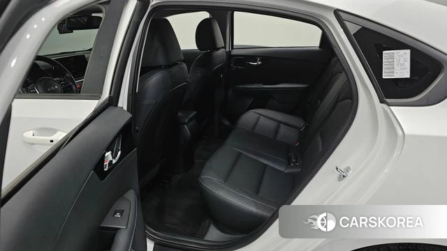 Kia The New K3 2nd generation 2024 Белый из Кореи, фото 3