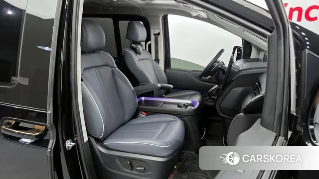 Hyundai Staria 2024 Черный из Кореи, фото 3